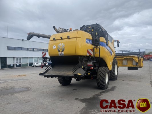 Moissonneuse batteuse New Holland Cx 8.70