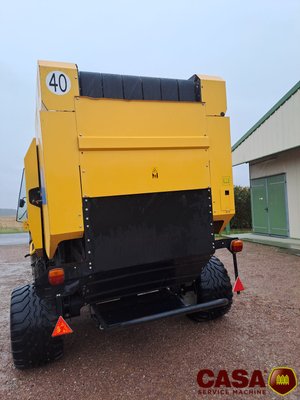 Presse à balles rondes New Holland BR 7070
