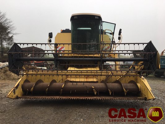 Moissonneuse batteuse New Holland TC 56