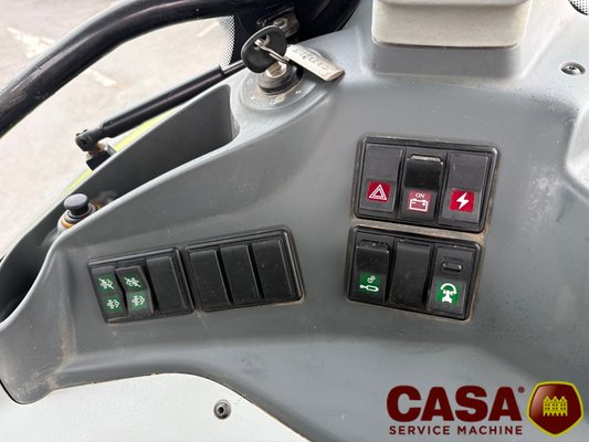 Tracteur agricole Claas Arion 640 Cebis