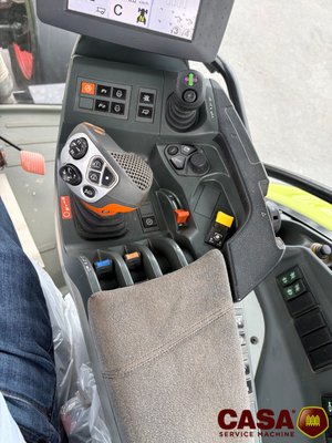 Tracteur agricole Claas Arion 640 Cebis