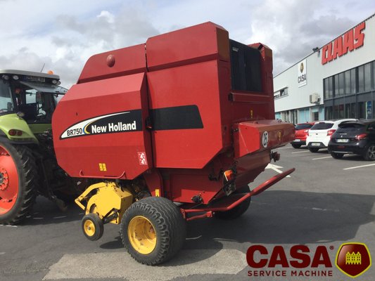 Presse à balles rondes New Holland BR 750 