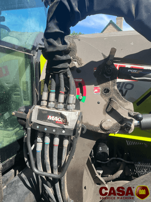 Tracteur agricole Claas Arion 410 CIS avec Chargeur 