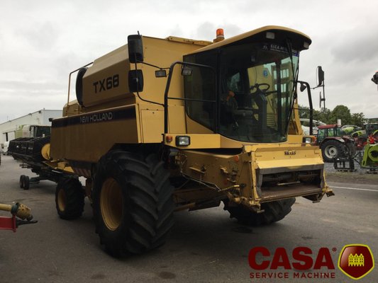 Moissonneuse batteuse New Holland TX 66