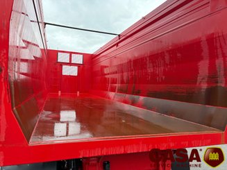 Benne agricole Kramp BigBody 750