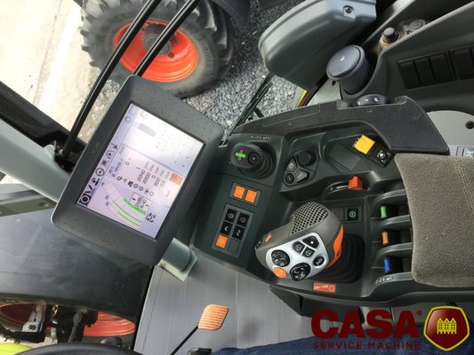 Tracteur agricole Claas Axion 810 Cmatic 
