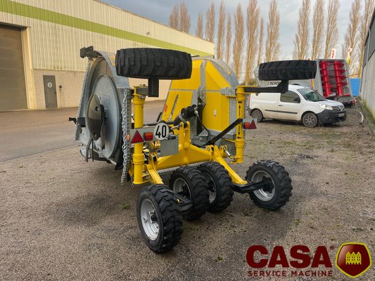 Broyeur à axe horizontal BEDNAR Mulcher MZ 4500