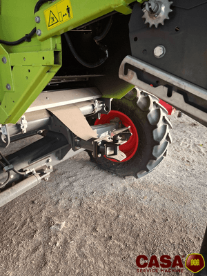 Moissonneuse batteuse Claas Avero 240 