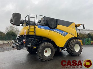 Moissonneuse batteuse New Holland CR 9.90 Révélation 