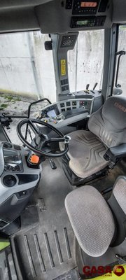 Tracteur agricole Claas Axion 820 cmatic 