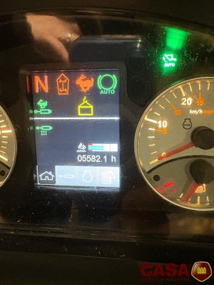 Chariot télescopique agricole Claas scorpion 736 varipower 