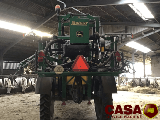 Pulvérisateur traîné John Deere 724