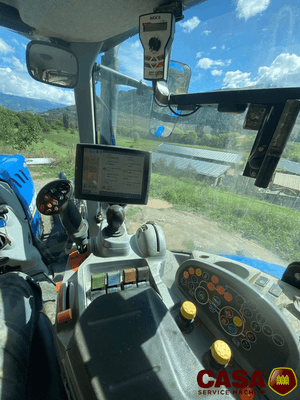 Tracteur agricole New Holland T 7.230 chargeur 