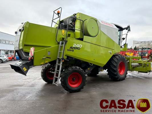 Moissonneuse batteuse Claas Avero 240 