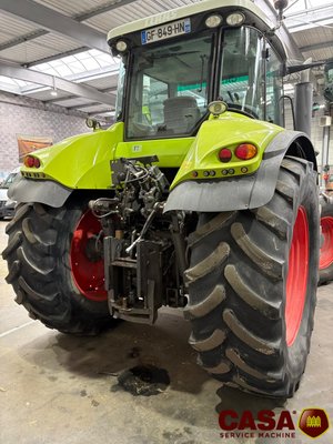 Tracteur agricole Claas Axion 820 cmatic 