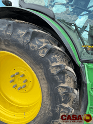 Tracteur agricole John Deere 6R155 avec chargeur 