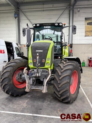 Tracteur agricole Claas Axion 820 cmatic 