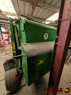 Presse à balles rondes John Deere 582