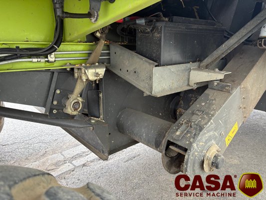 Moissonneuse batteuse Claas Avero 240 