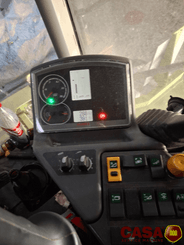 Moissonneuse batteuse Claas Avero 240 