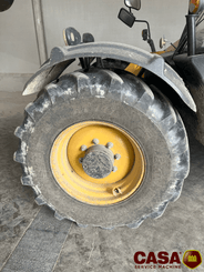 Chariot télescopique agricole Caterpillar TH 407 