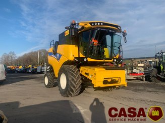 Moissonneuse batteuse New Holland CX 5.80