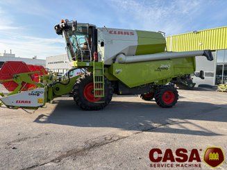 Moissonneuse batteuse Claas Avero 240 