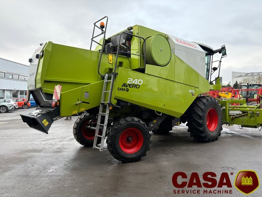 Moissonneuse batteuse Claas Avero 240 