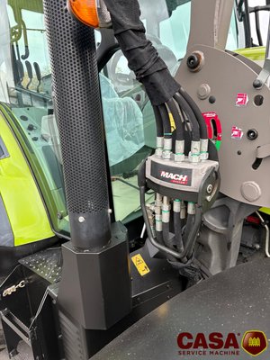 Tracteur agricole Claas Arion 440