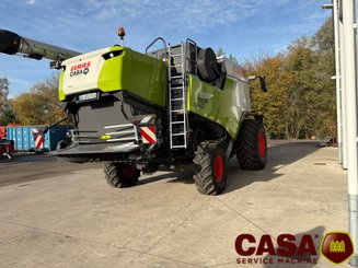 Moissonneuse batteuse Claas TRION 650 