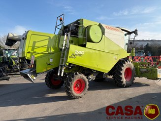 Moissonneuse batteuse Claas Avero 240 