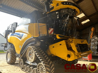 Moissonneuse batteuse New Holland CR 9.90 Révélation 