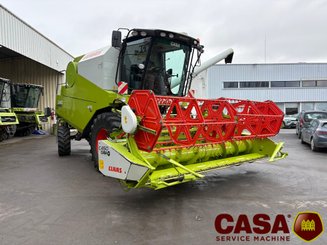 Moissonneuse batteuse Claas Avero 240 