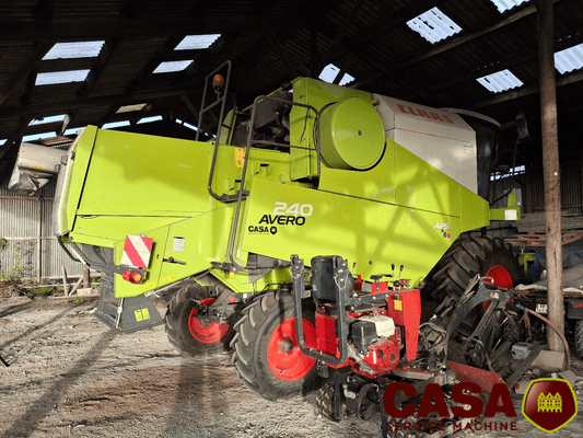 Moissonneuse batteuse Claas Avero 240 