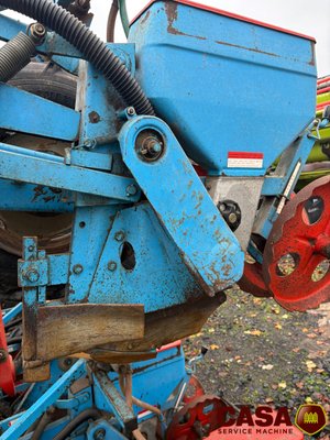 Semoir monograine Monosem PNU 8 rgs 