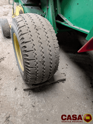 Presse à balles rondes John Deere 582