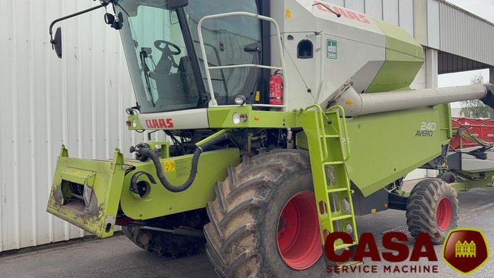 Moissonneuse batteuse Claas Avero 240 