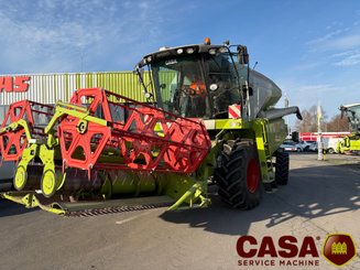 Moissonneuse batteuse Claas Avero 240 