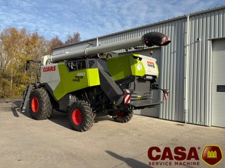 Moissonneuse batteuse Claas TRION 650 