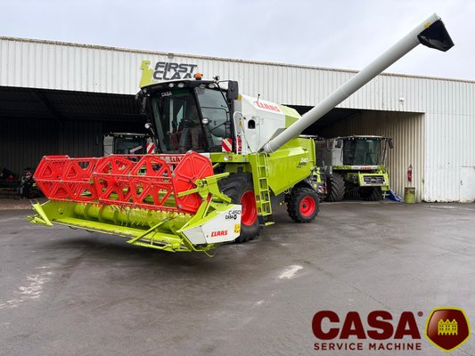Moissonneuse batteuse Claas Avero 240 