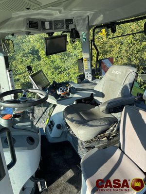 Tracteur agricole Claas Axion 800 Hexashift