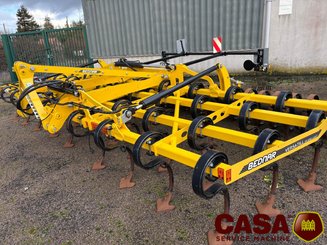 Déchaumeur à dents BEDNAR versatill VN 6000 L 