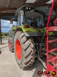 Tracteur agricole Claas Arion 530 avec chargeur 