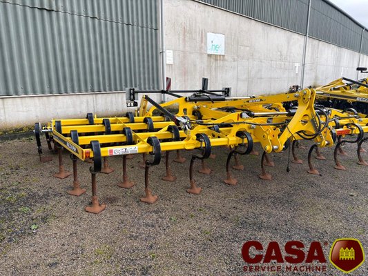 Déchaumeur à dents BEDNAR versatill VN 6000 L 