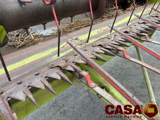Moissonneuse batteuse Claas Avero 240 