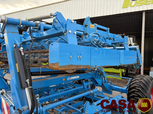 Combiné de préparation de sol Lemken kompactor