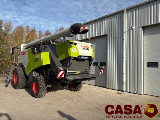 Moissonneuse batteuse Claas TRION 650 