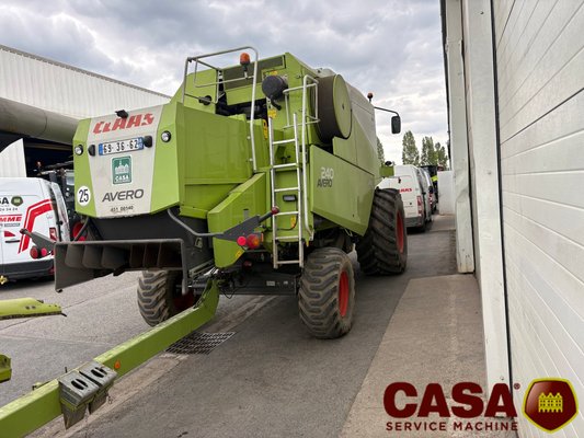 Moissonneuse batteuse Claas Avero 240 