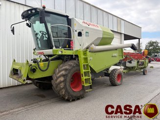 Moissonneuse batteuse Claas Avero 240 
