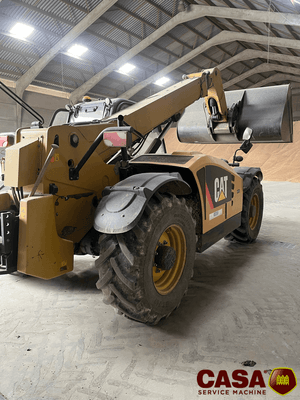 Chariot télescopique agricole Caterpillar TH 407 